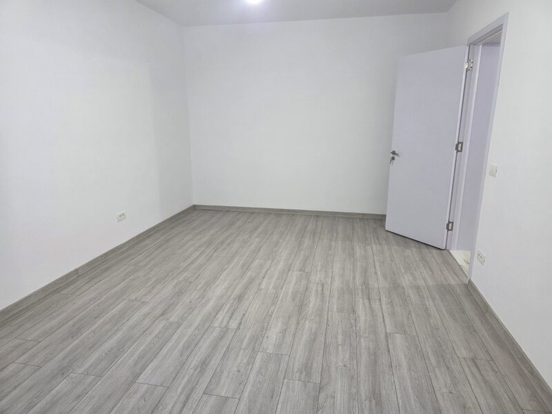 Titan, chiar pe Barajul Lotru, 5 minute metrou, complet renovata