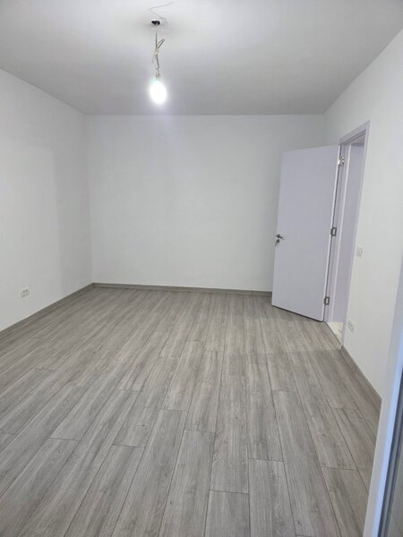 Titan, chiar pe Barajul Lotru, 5 minute metrou, complet renovata